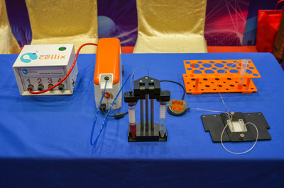 點成生物展示微流控芯片與壓力泵產品，分享前沿技術應用方案